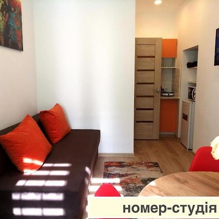 Світло Цілодобово Apartments In The City Center Лвив Екстериор снимка