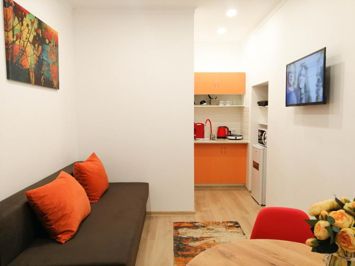 Світло Цілодобово Apartments In The City Center Лвив Екстериор снимка