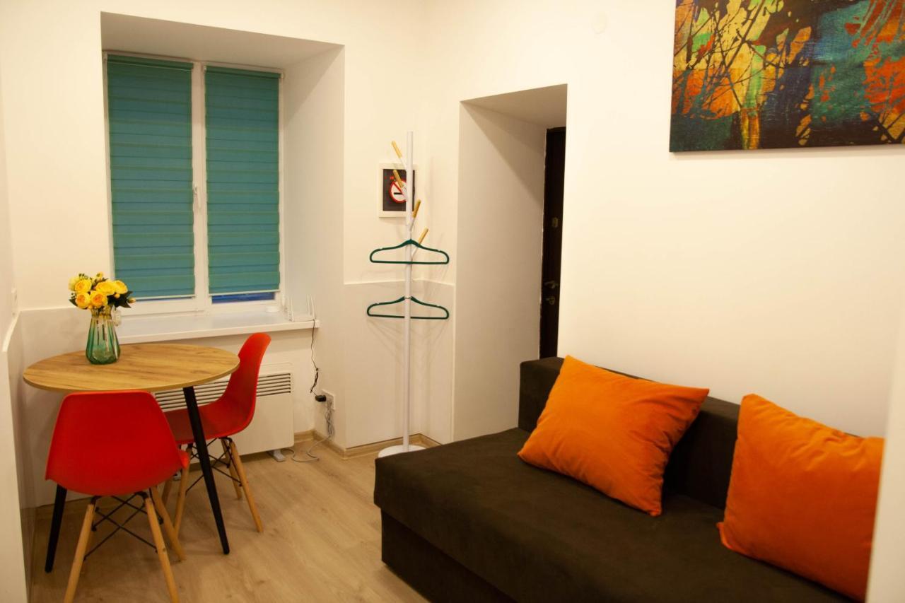 Світло Цілодобово Apartments In The City Center Лвив Екстериор снимка