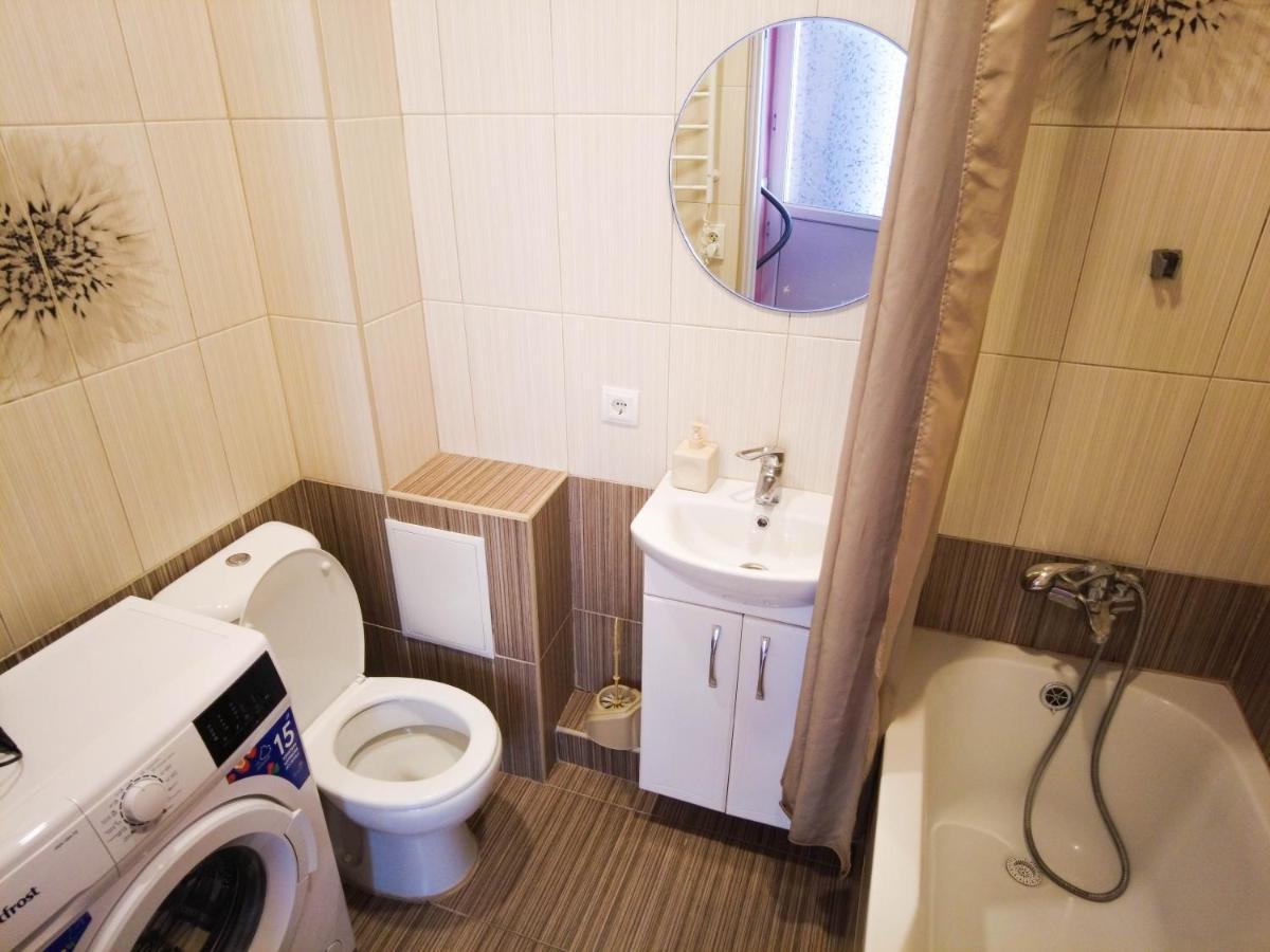 Світло Цілодобово Apartments In The City Center Лвив Екстериор снимка
